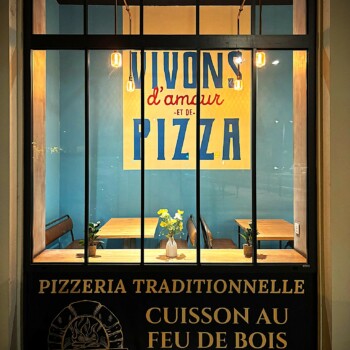 Photo de la verrière et de l'intérieur du restaurant Pizza Paolo